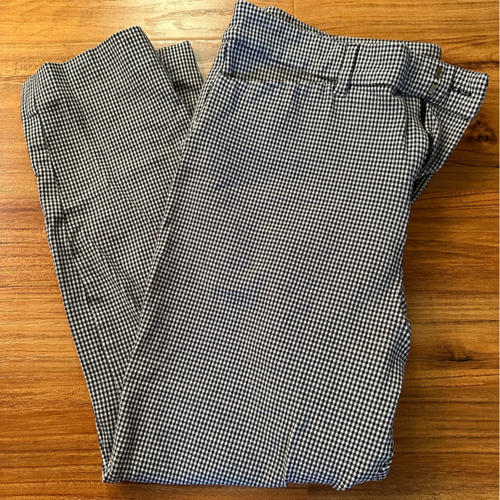 Old Navy High Rise Pixie cut slacks